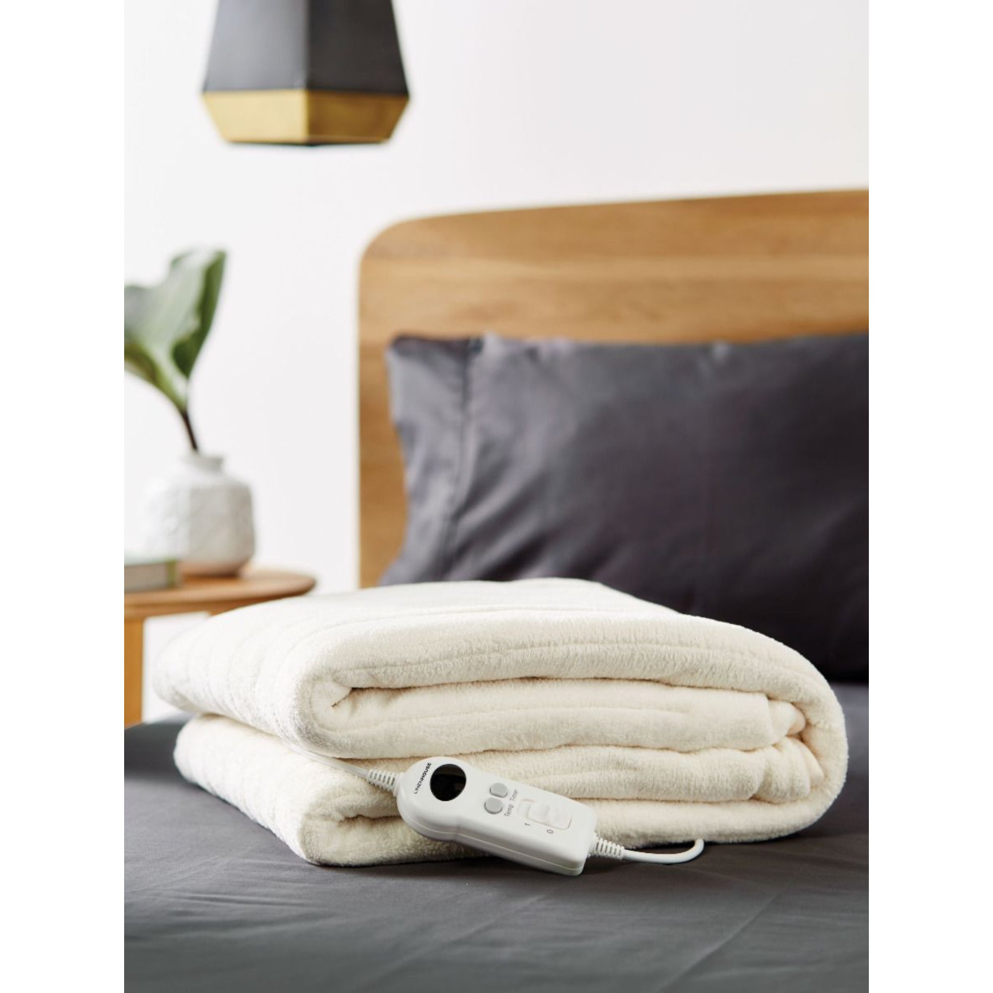 Linen House Plush Electric Heated Throw - Cream