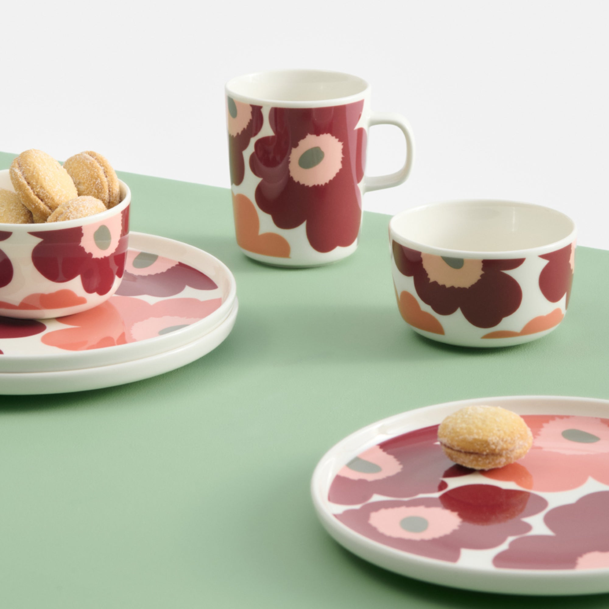 Marimekko Oiva / Unikko Mug and Plate Set - Dark Cherry