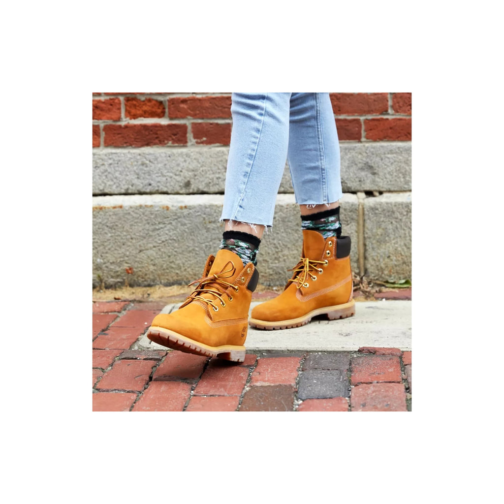 Timberland Women's 6-inch Premium Waterproof Boot Size 05 - Wheat Nubuck