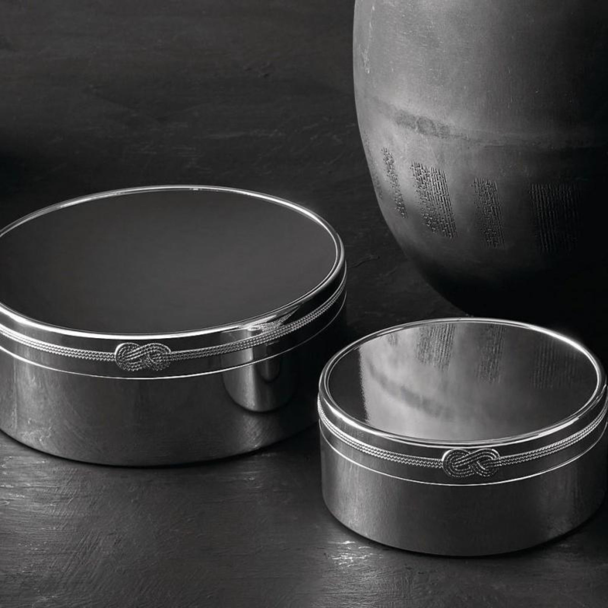 Wedgwood Vera Wang Infinity Round Keepsake Box - Silver