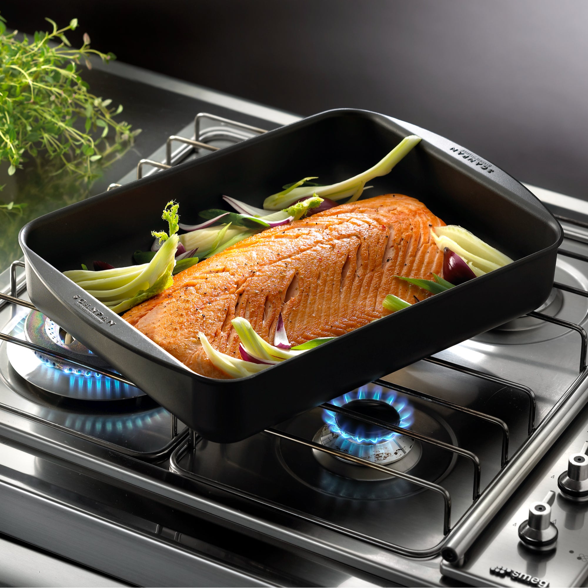 Scanpan Classic 39cm x 27cm/5L Medium Roaster -Black-17185