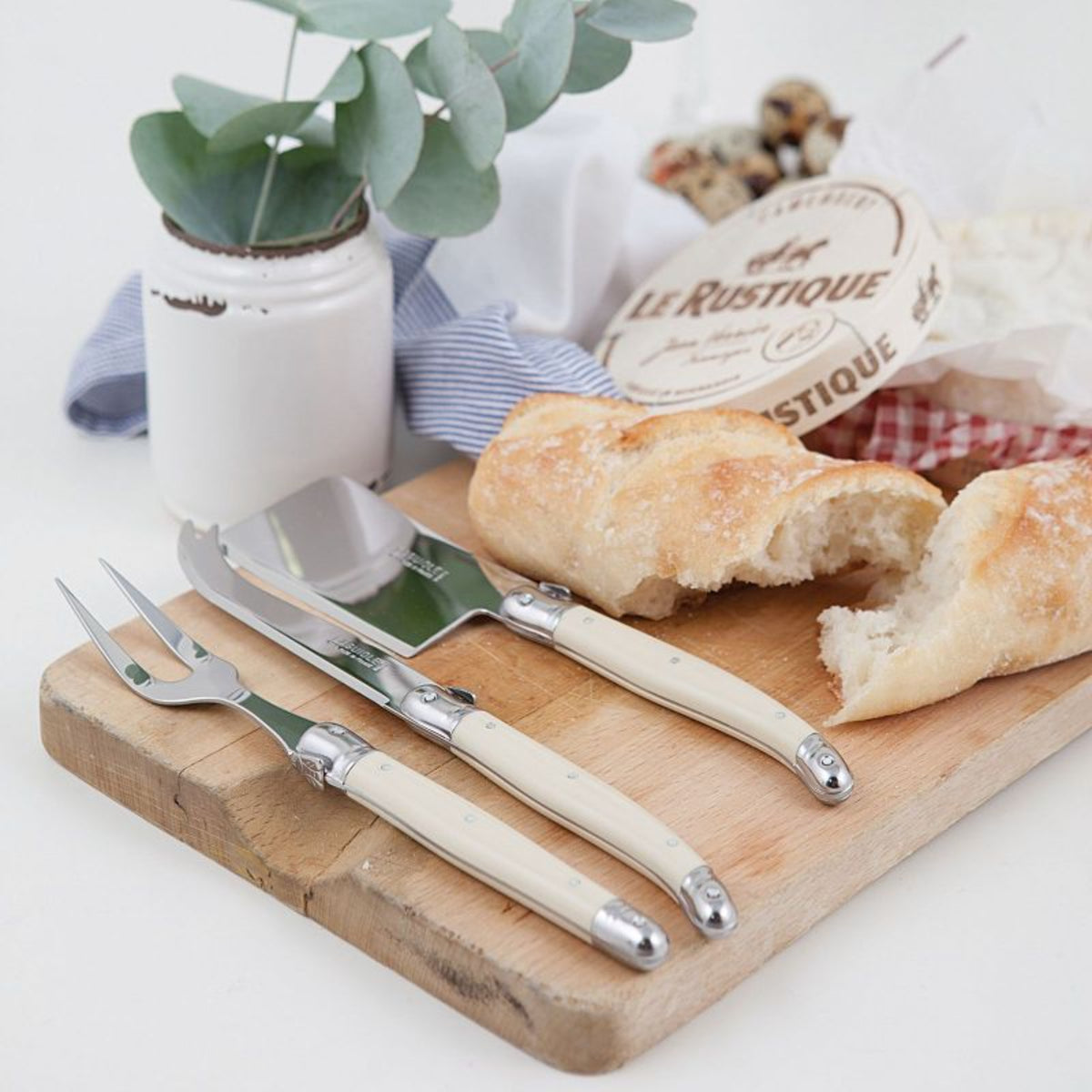 Andre Verdier 3 Piece? Cheese Knife Set - Ivory