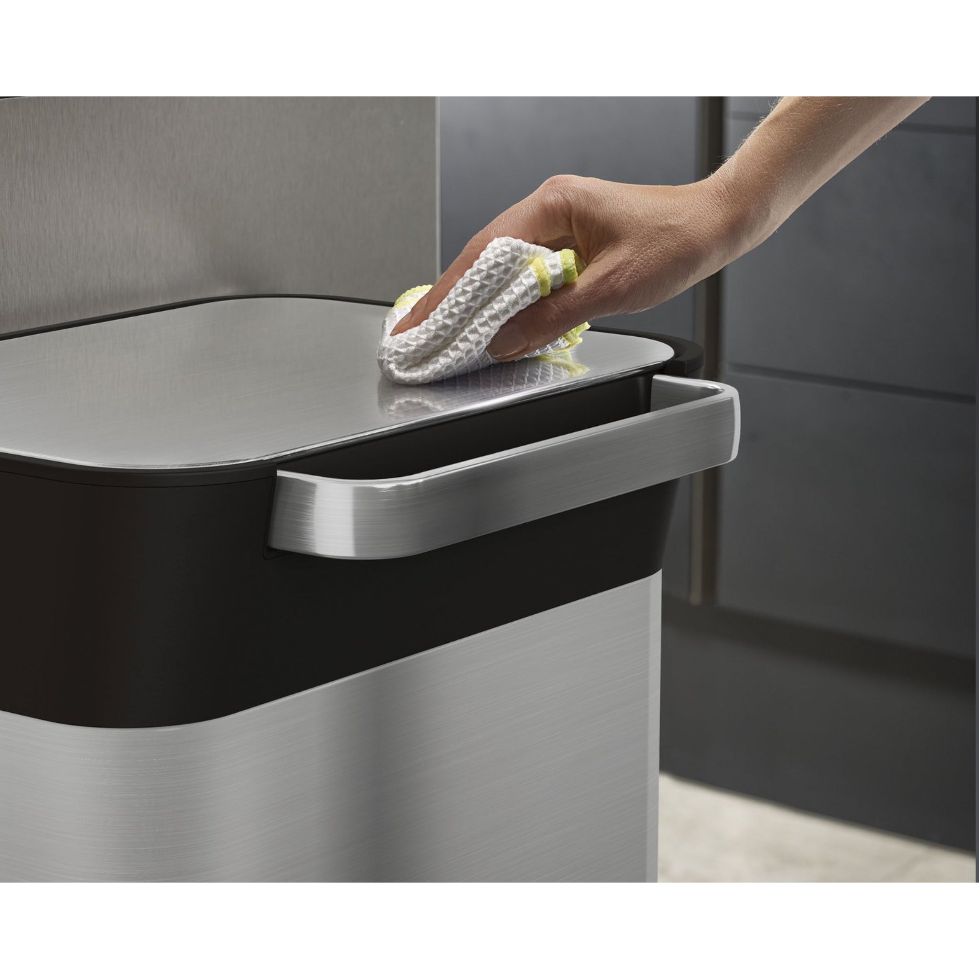 Joseph Joseph  Titan 30L Stainless Steel Trash Bin