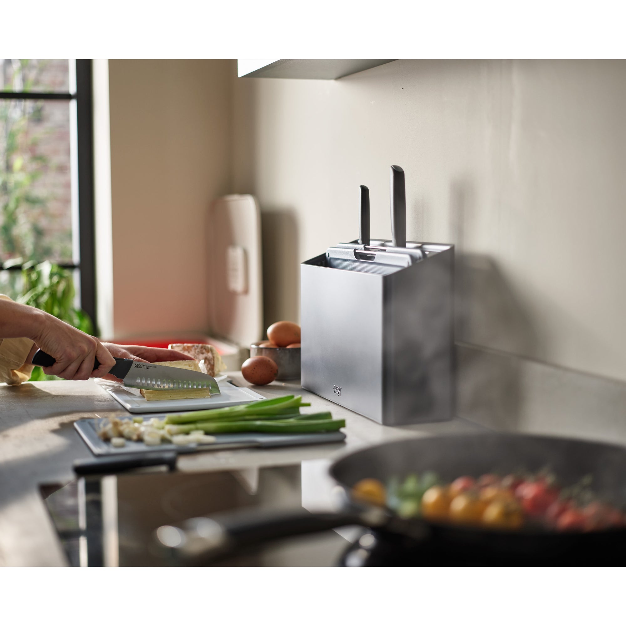 Joseph Joseph Folio Plus 8 Piece Knife & Board Set - Graphite