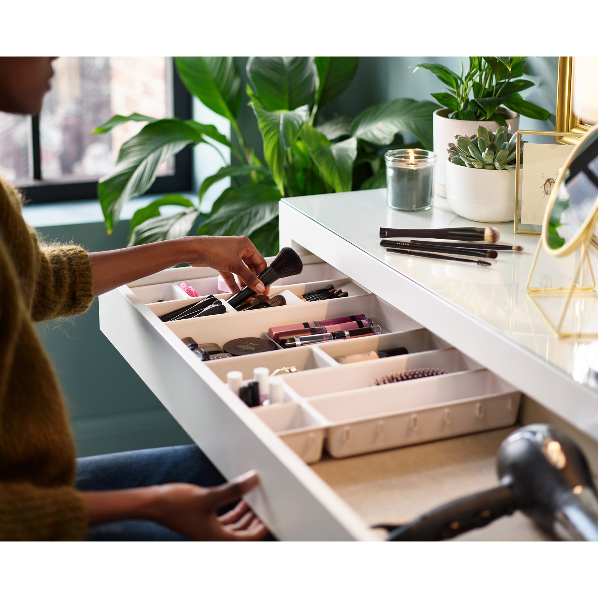 Joseph Joseph Viva 12 Piece Makeup Organiser Set - Shell