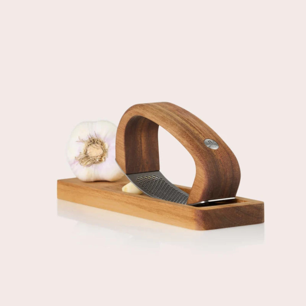 AdHoc RoccaAlio Garlic Press with Chopping Board - Silver