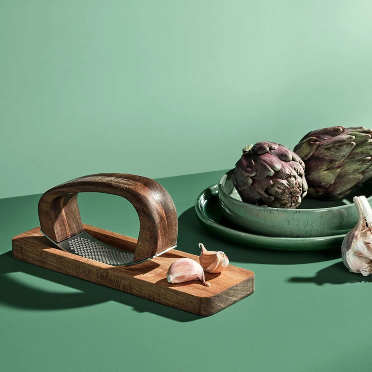 AdHoc RoccaAlio Garlic Press with Chopping Board - Silver