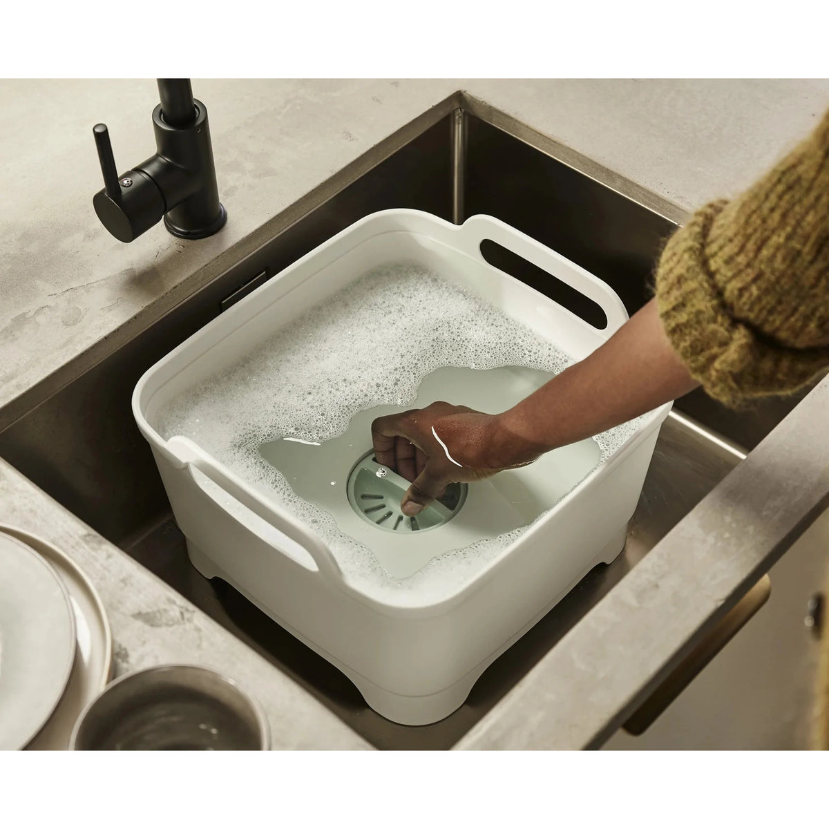 Joseph Joseph  Wash&Drain Washing-up Bowl - Light Stone/ Sage