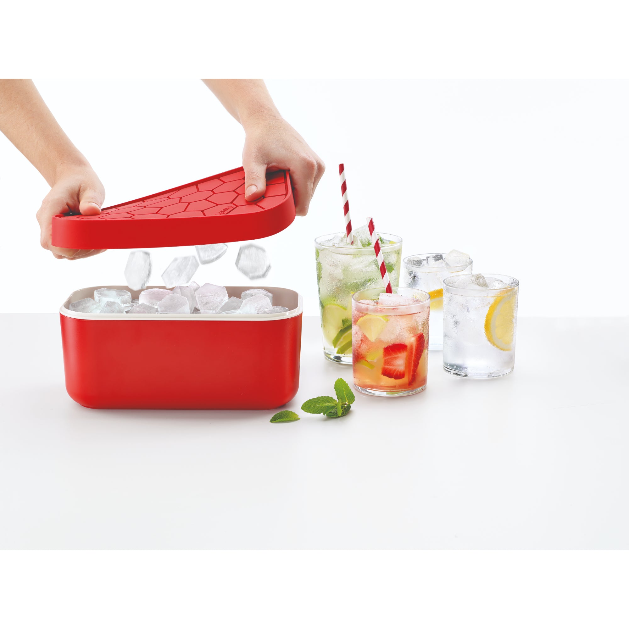 Lekue Ice Tray with Box - Red