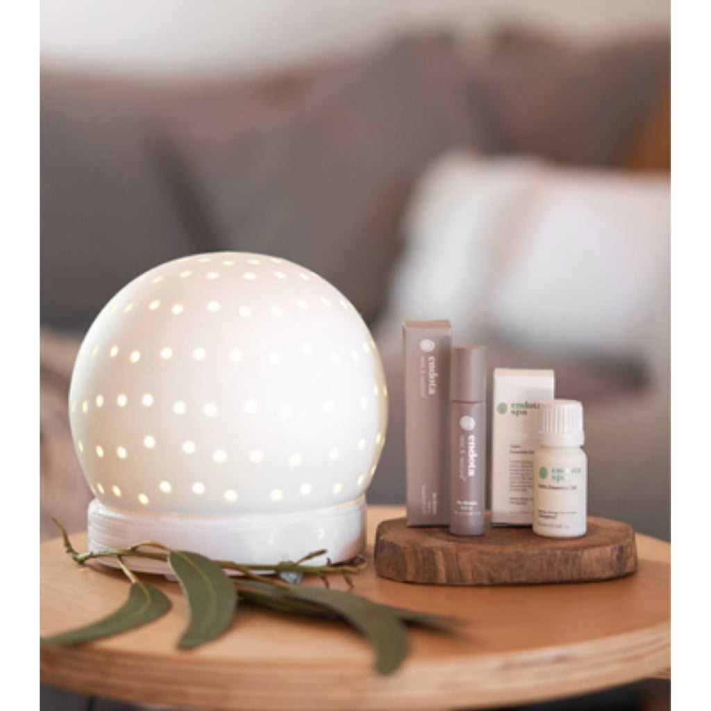 Endota Live Well Essential Oil Diffuser and Essential Oil Pack - Spirit, Dream, Calm