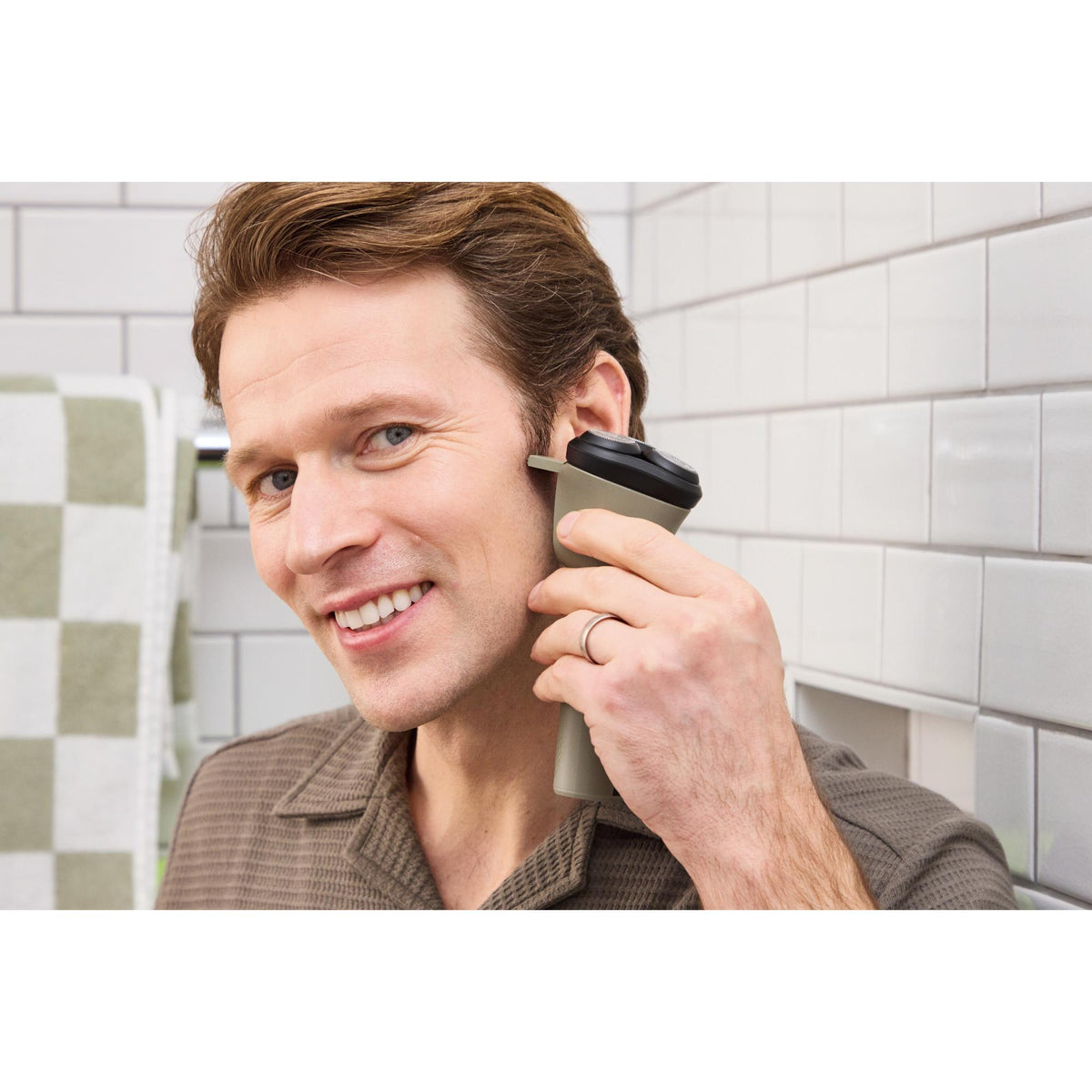Remington Duracut Rotary Shaver - Brown