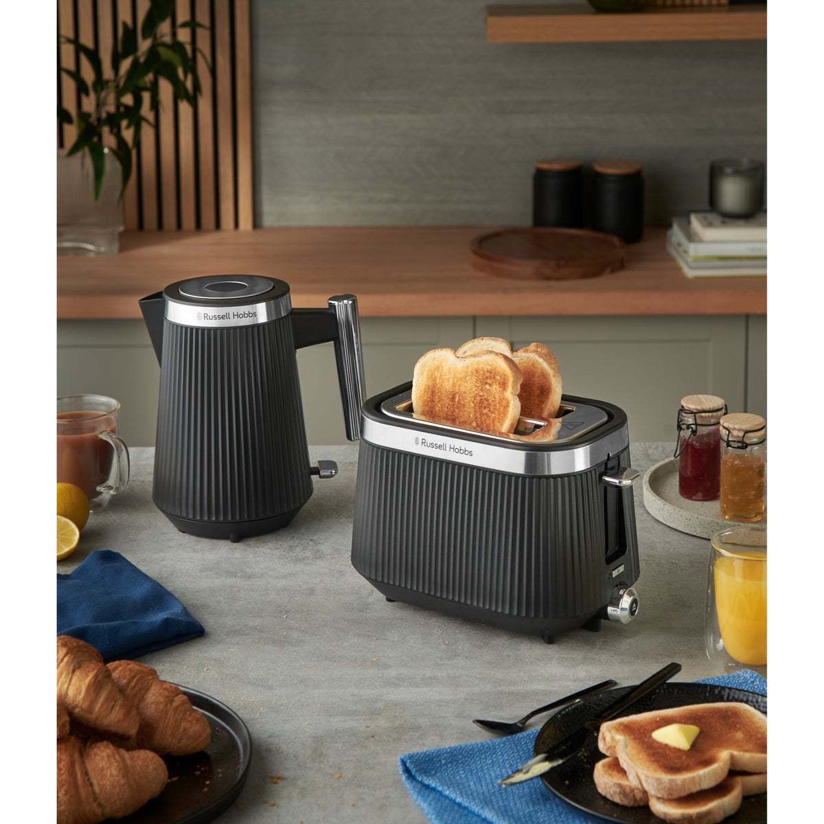 Russell Hobbs Bronte Kettle - Black