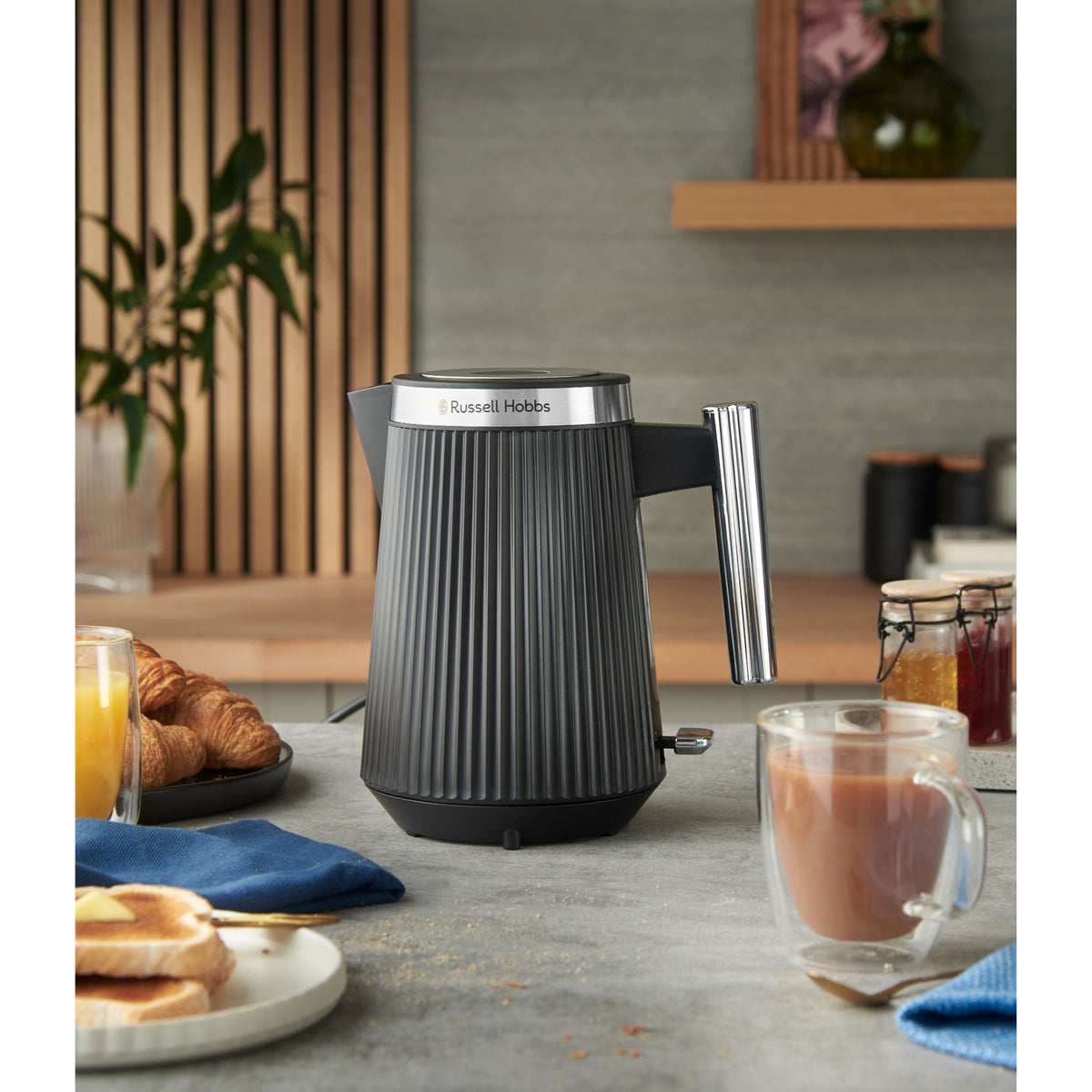 Russell Hobbs Bronte Kettle - Black
