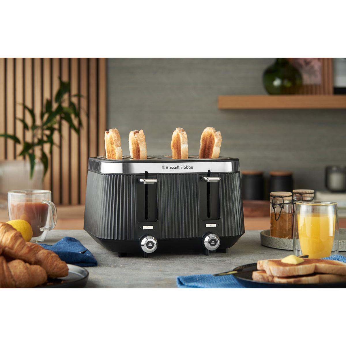Russell Hobbs Bronte 4 Slice Toaster - Black