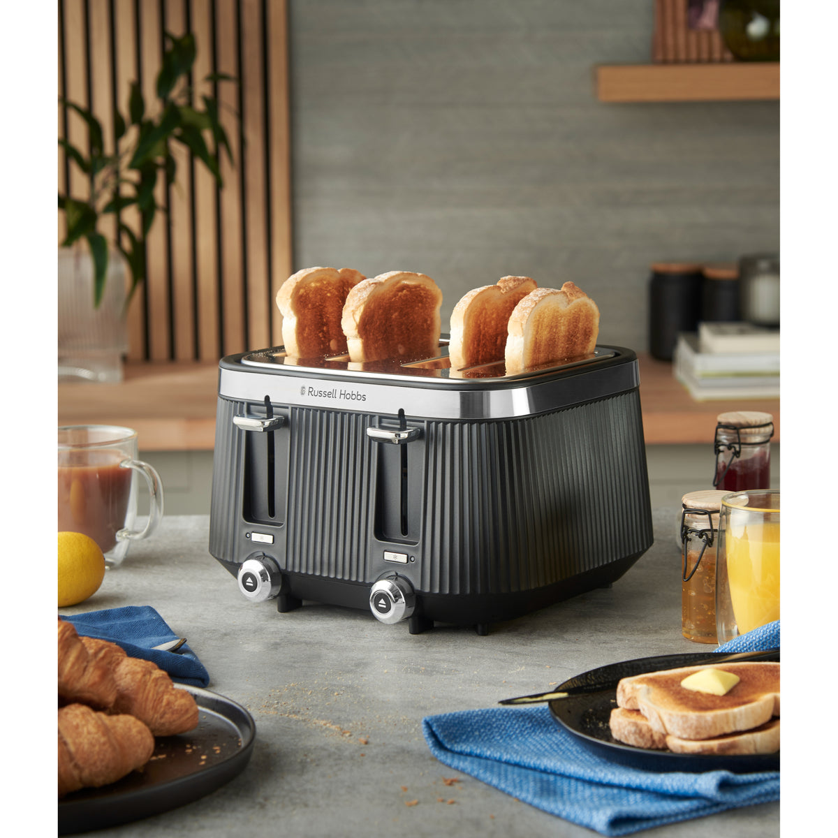 Russell Hobbs Bronte 4 Slice Toaster - Black