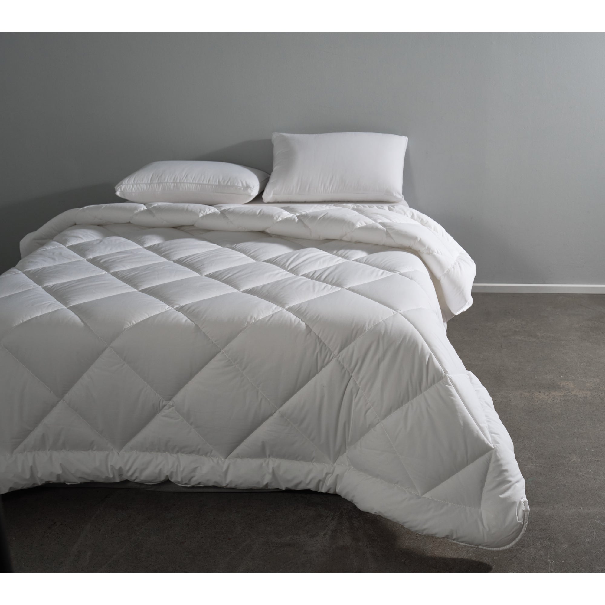 Canningvale Luxury Queen Quilt - White