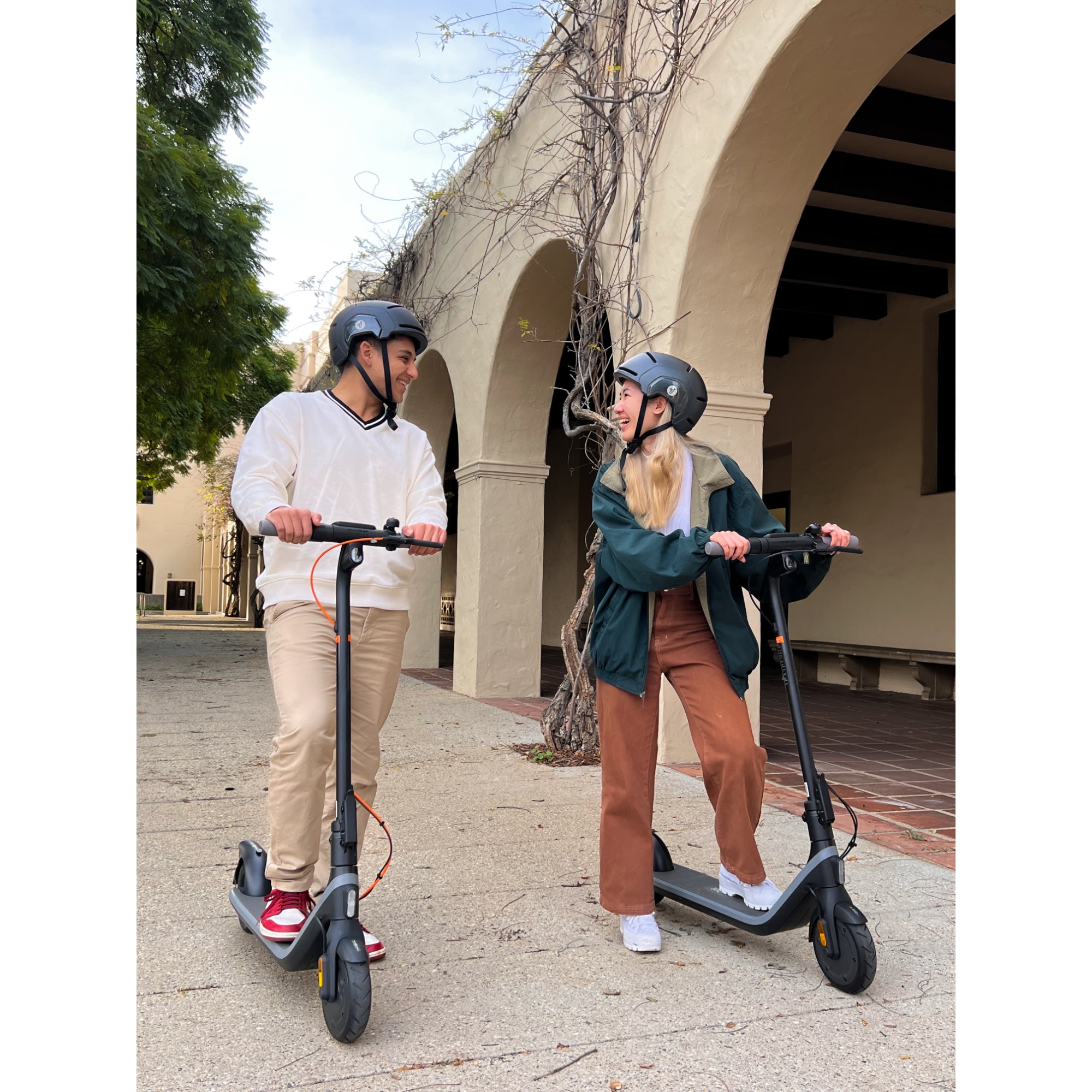 Segway Ninebot Electric KickScooter E2 & Smart Urban Helmet - Black